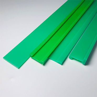 Wear-resistant strip